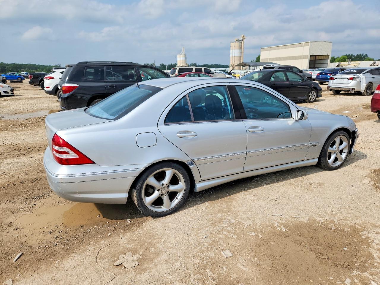 Mercedes-Benz C-Class 230