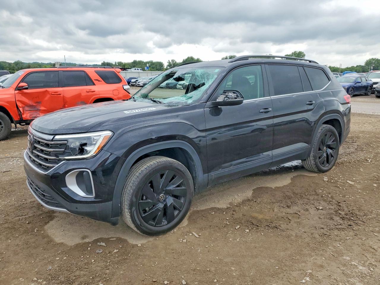 Salvage Volkswagen Atlas Image