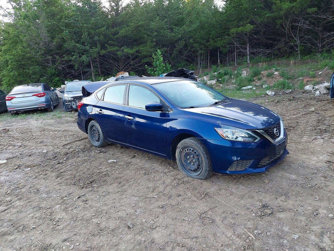 Salvage Nissan Sentra Image