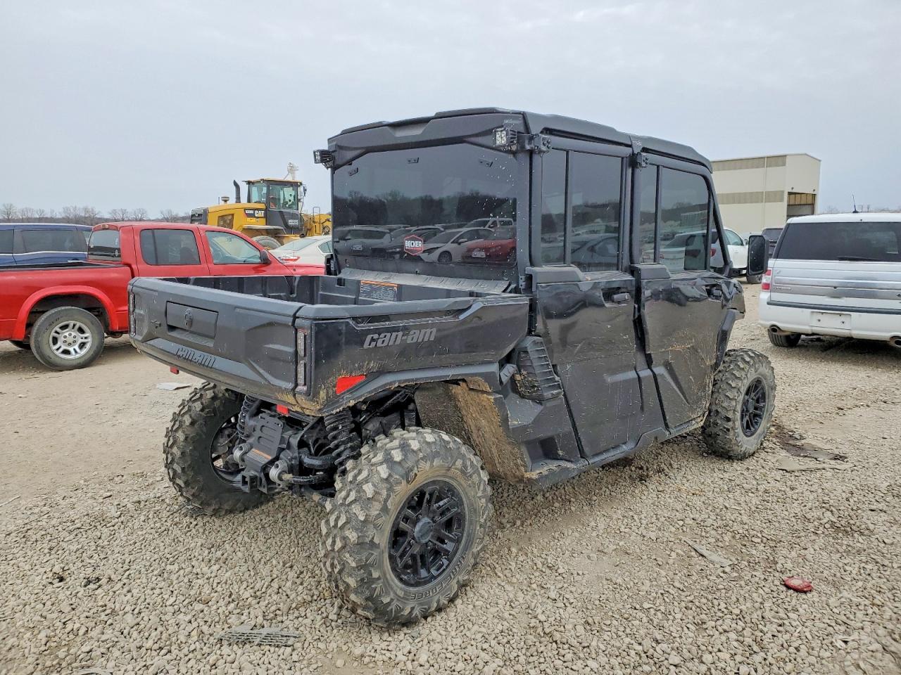 Can-Am Defender M