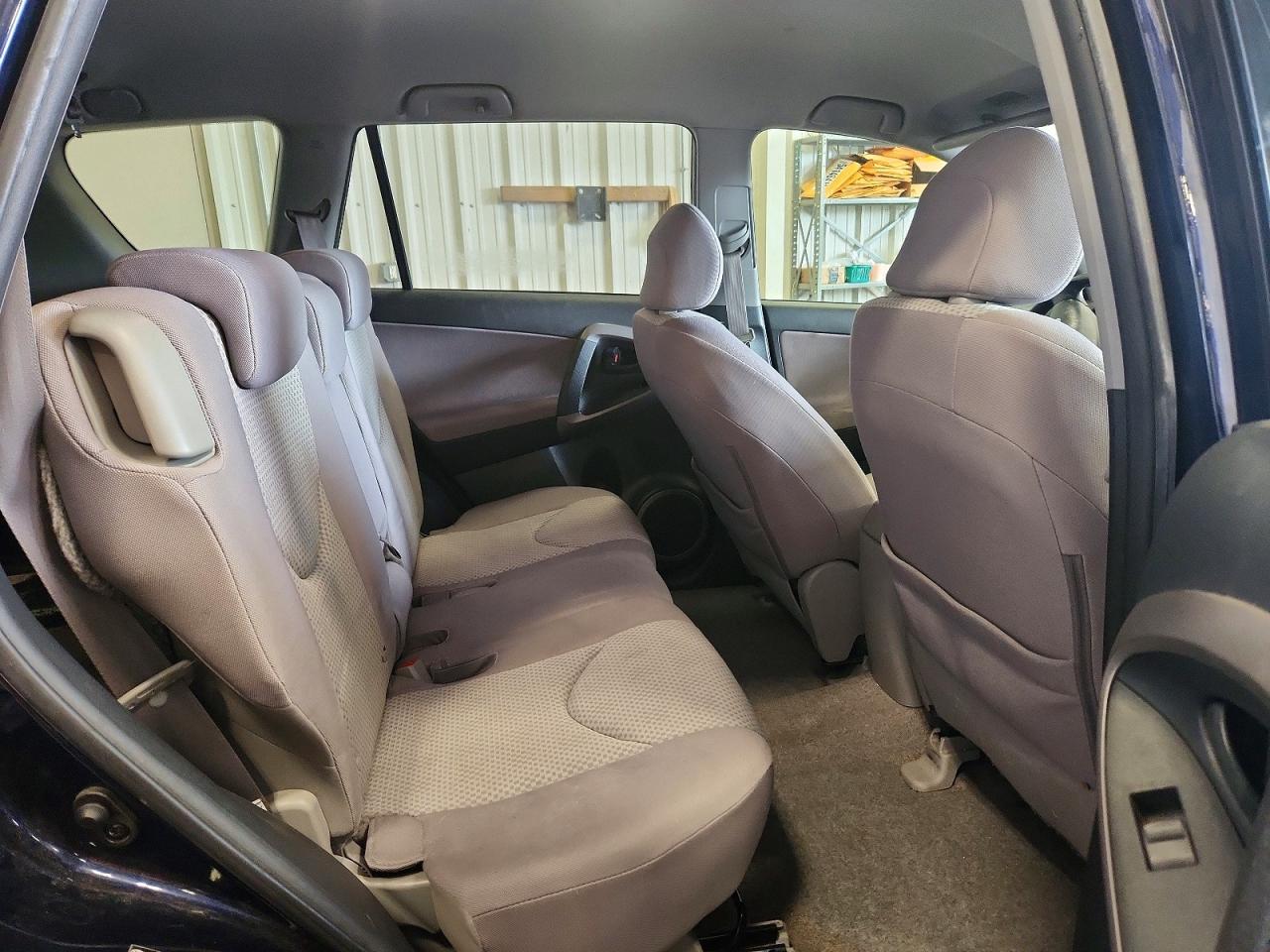 Toyota RAV4 Base
