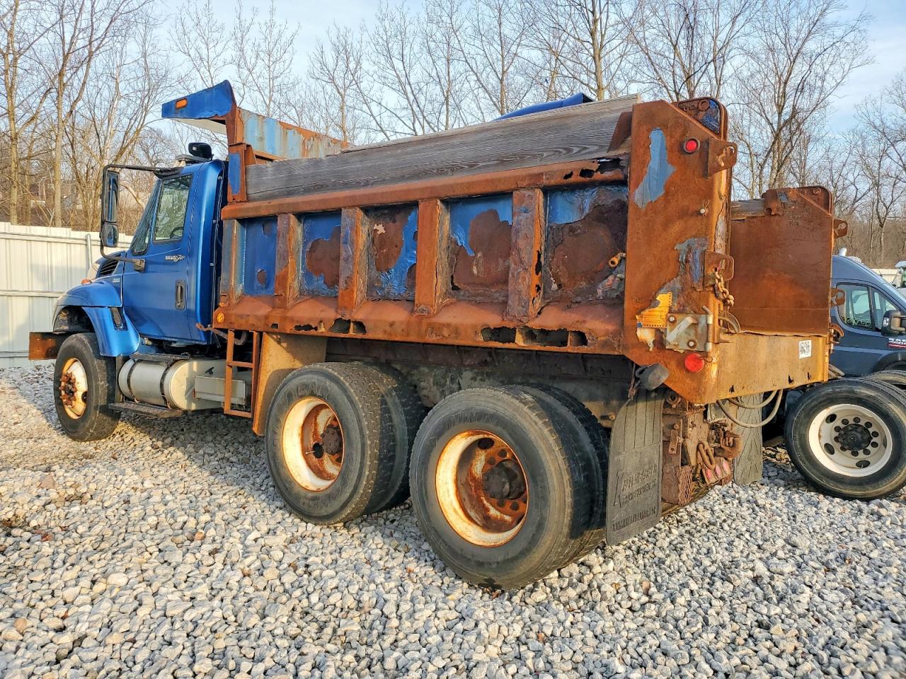 International 7000 7400