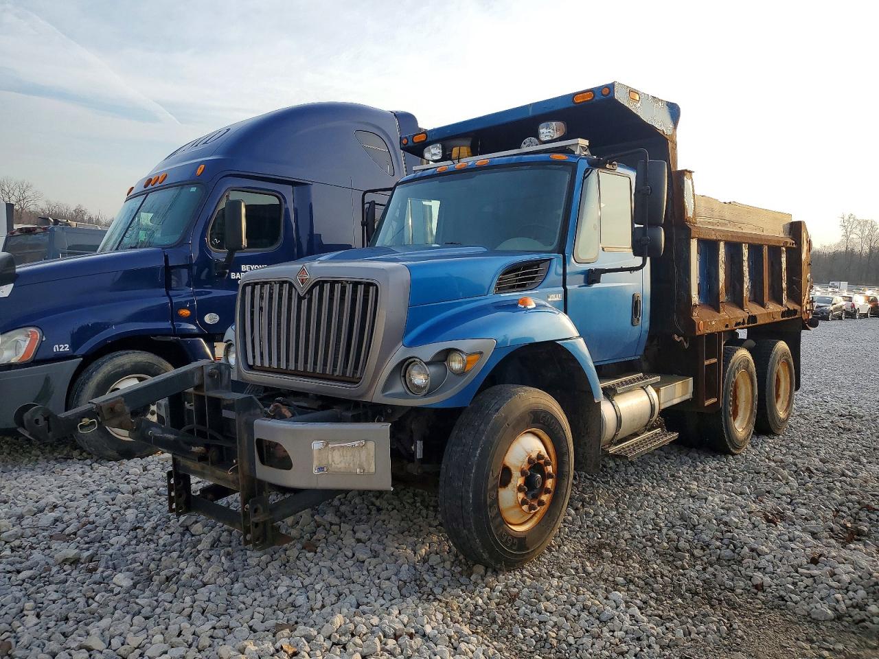 International 7000 7400