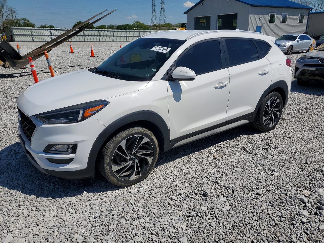 Salvage Hyundai TUCSON Image