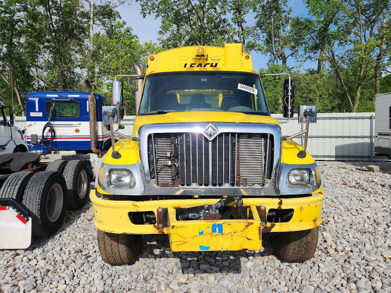 International 7000 7400