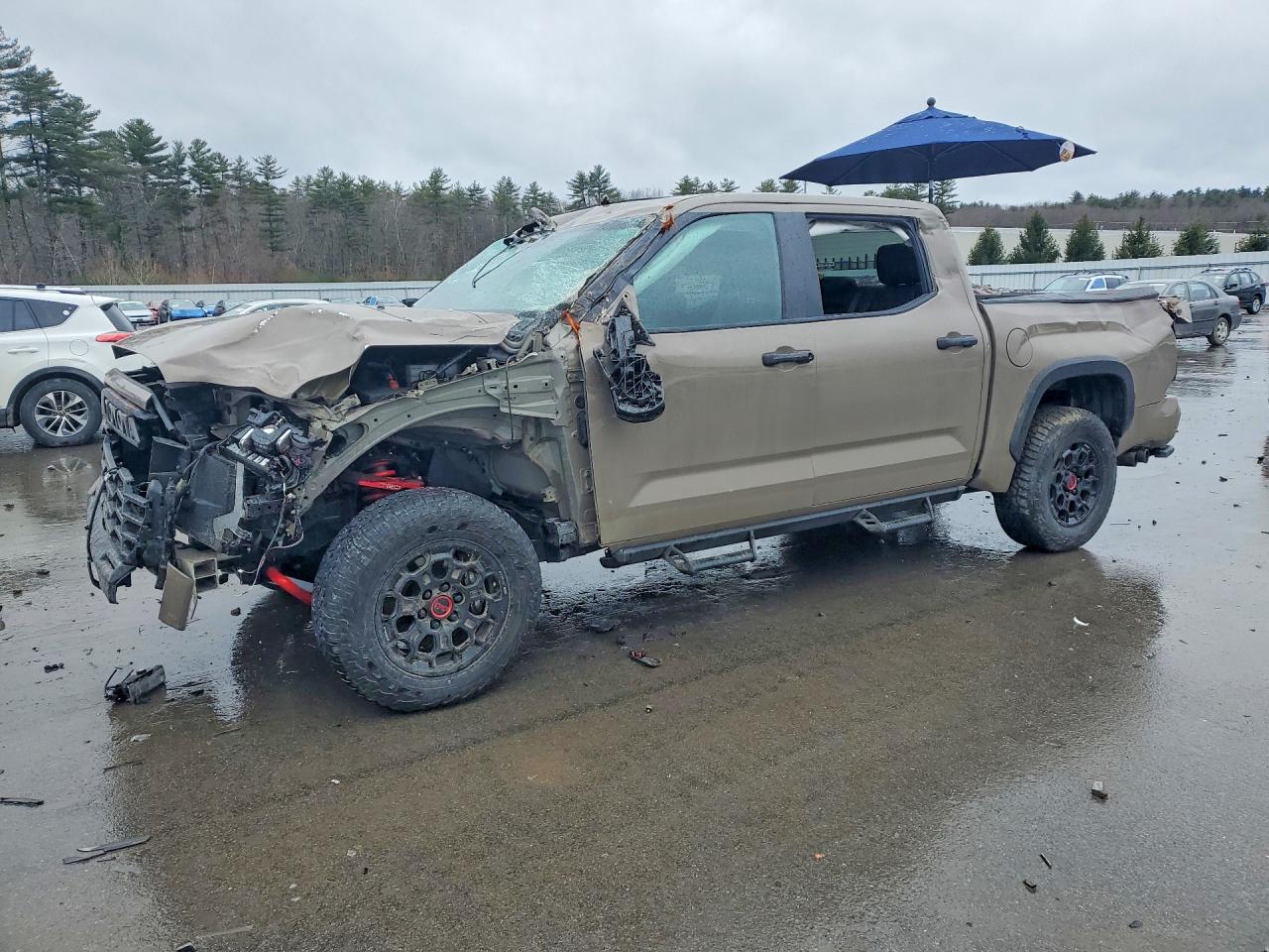 Salvage Toyota Tundra Image