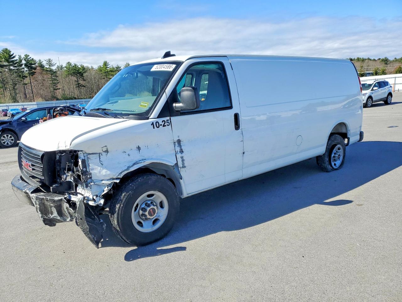 Salvage GMC Savana Image