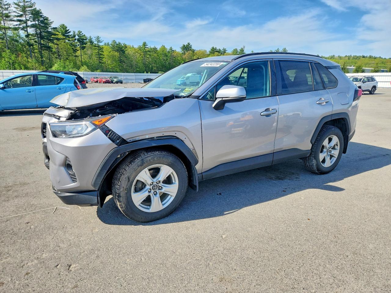 Salvage Toyota RAV4 Image