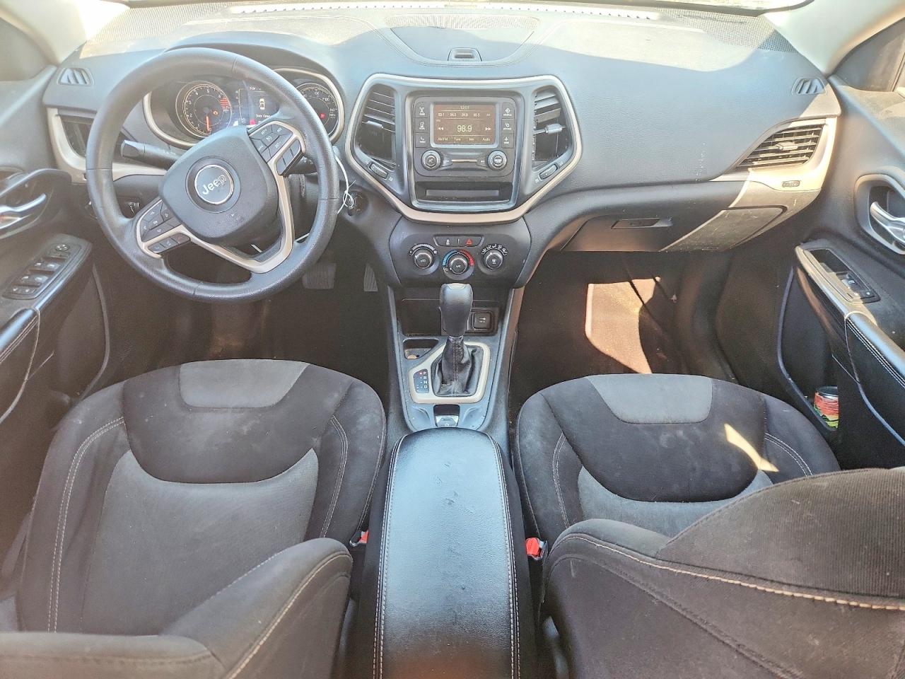 Jeep Cherokee Sport