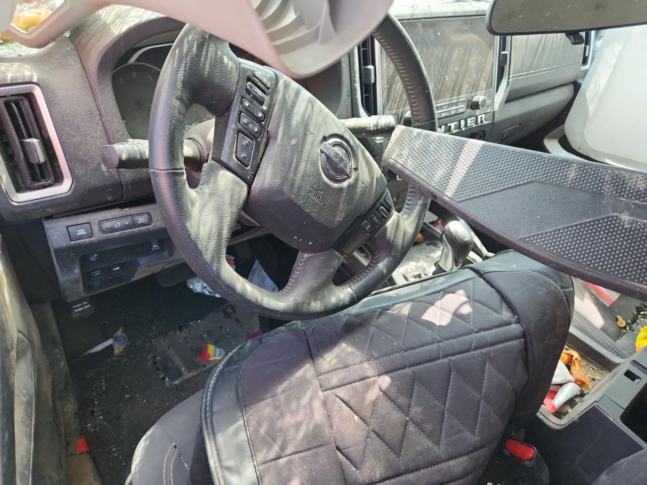 Nissan Frontier S
