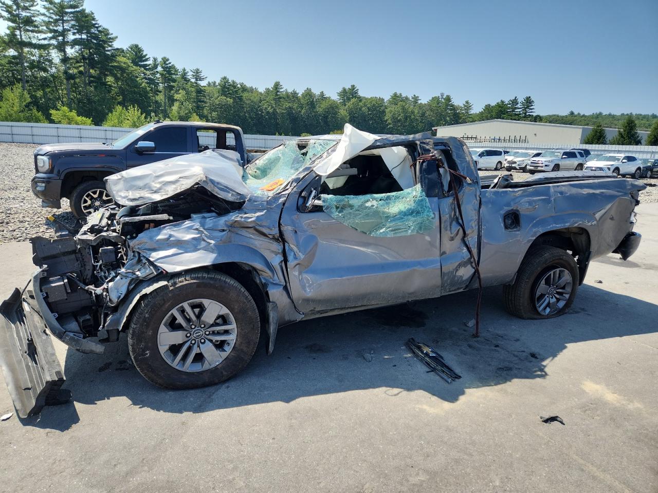 Salvage Nissan Frontier Image