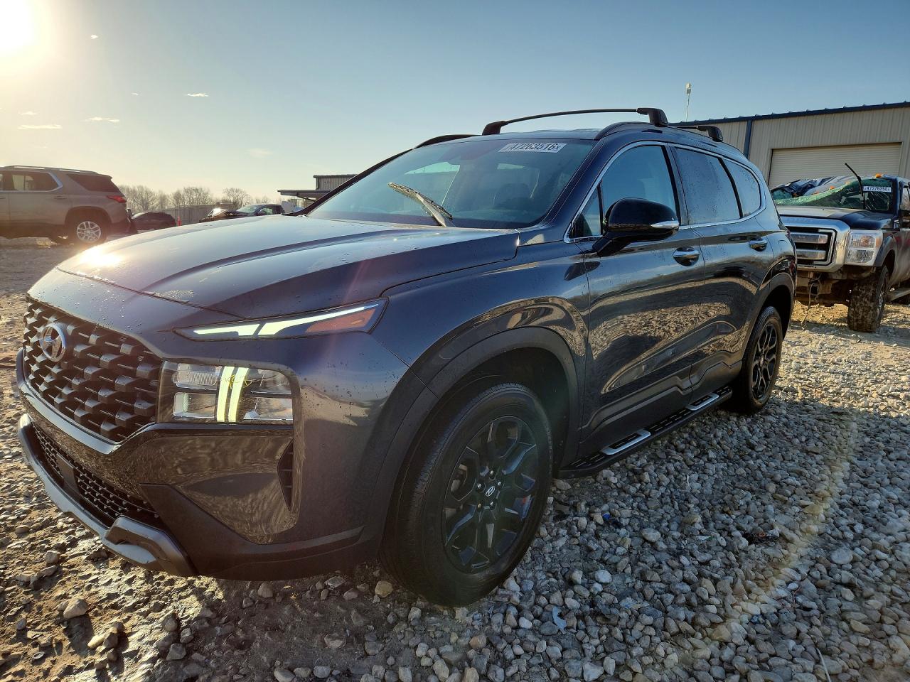 Salvage Hyundai SANTA FE Image