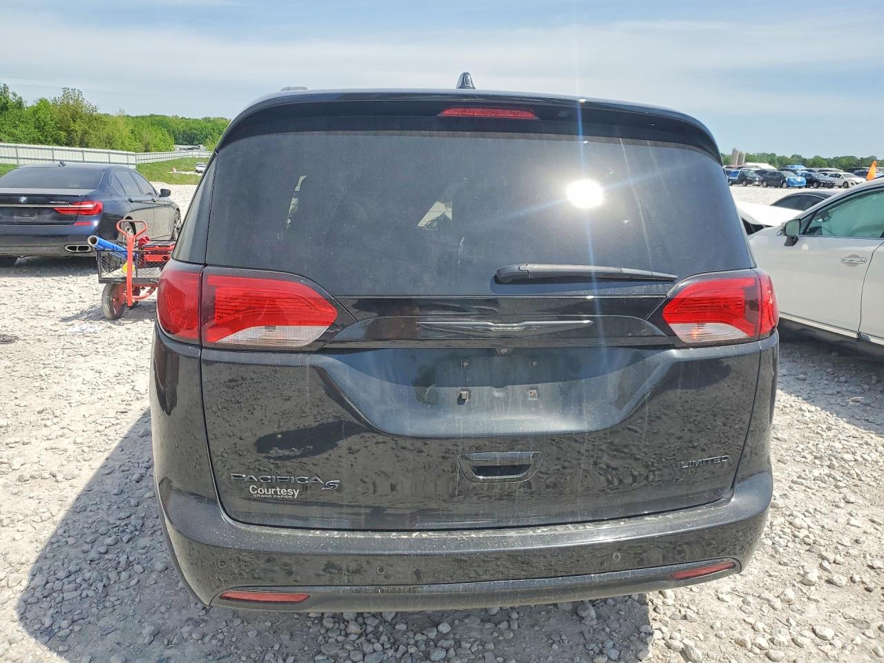 Chrysler Pacifica Limited
