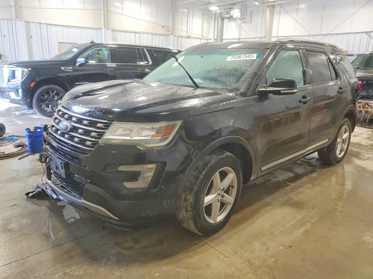 Salvage Ford Explorer Image
