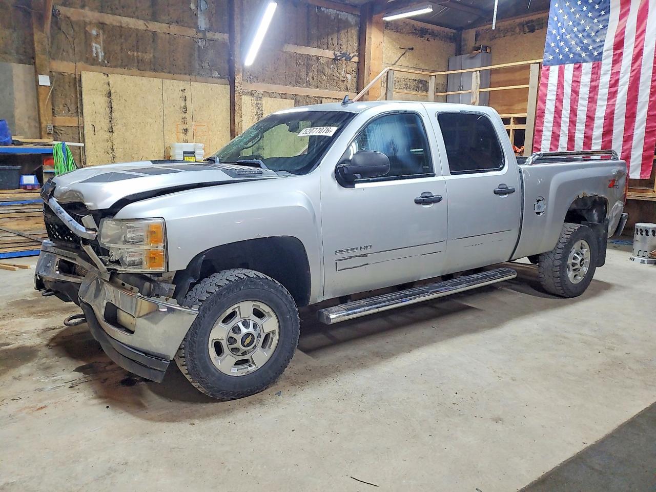 Salvage Chevrolet Silverado Image