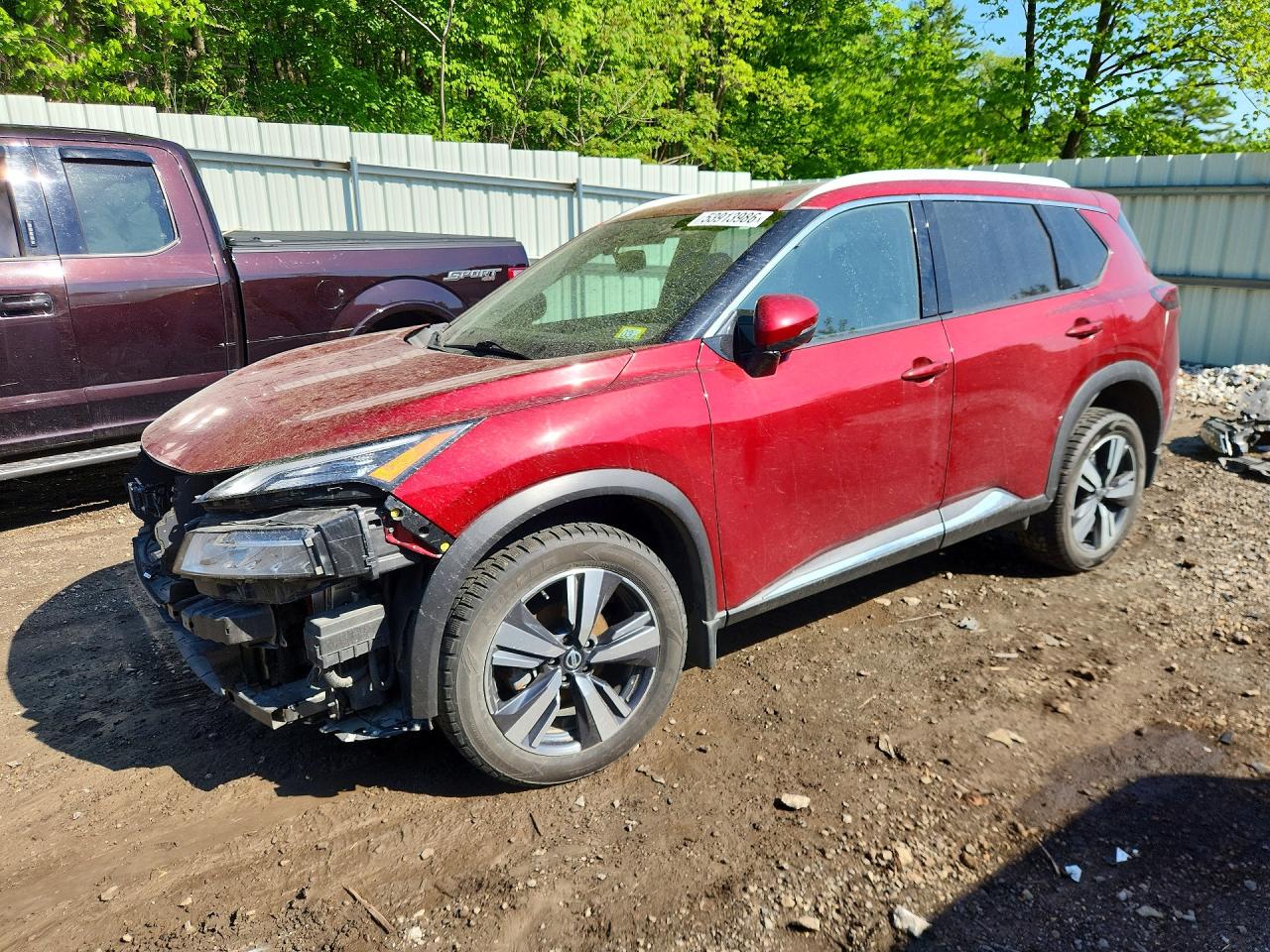 Salvage Nissan Rogue Image