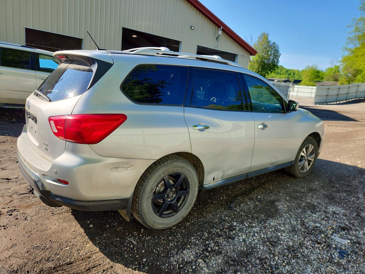Nissan Pathfinder Sv