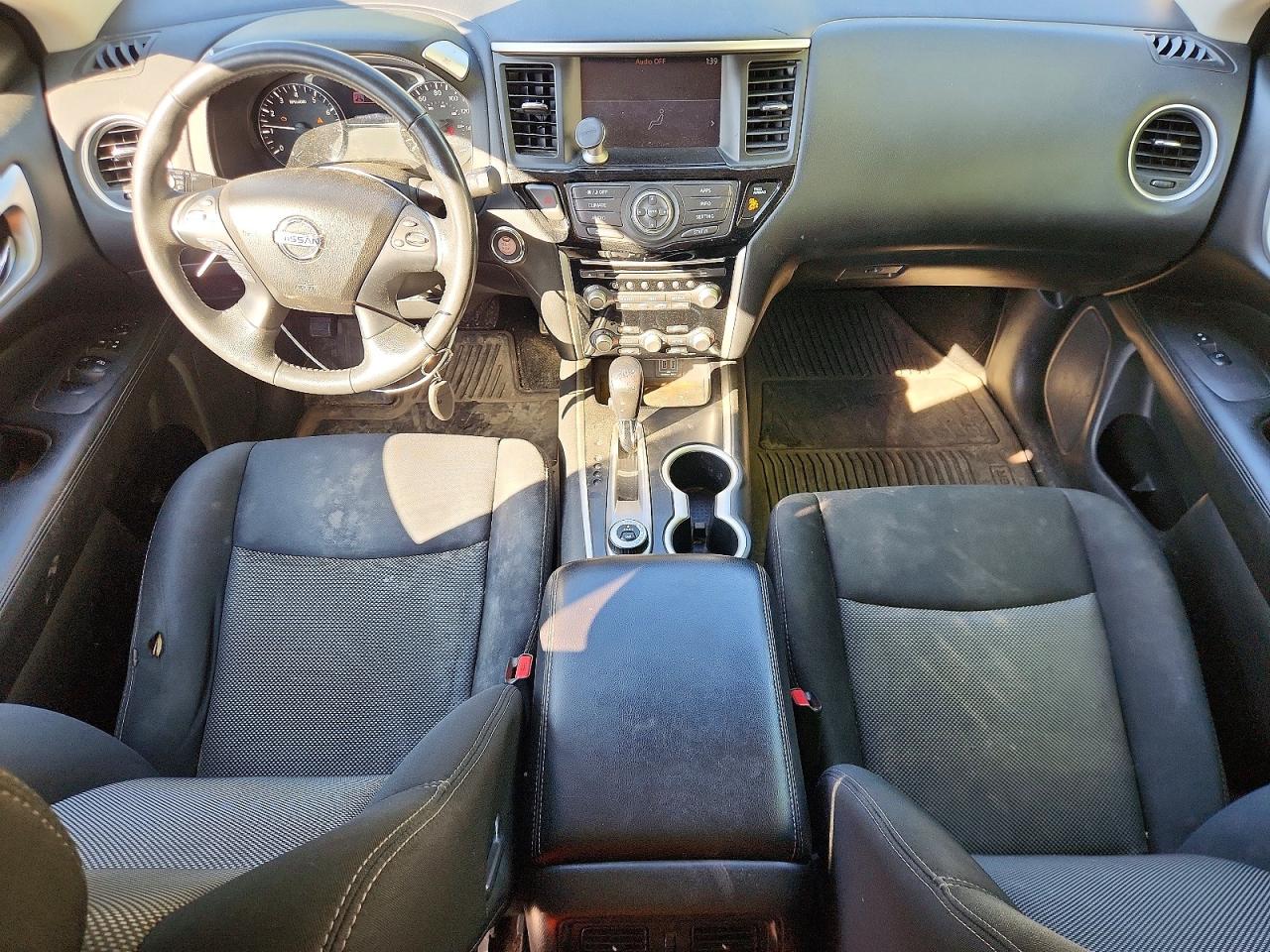 Nissan Pathfinder Sv