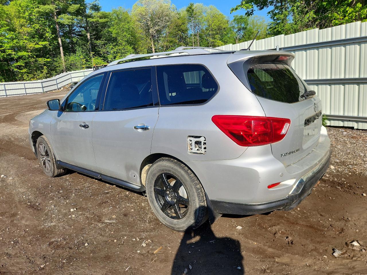 Nissan Pathfinder Sv