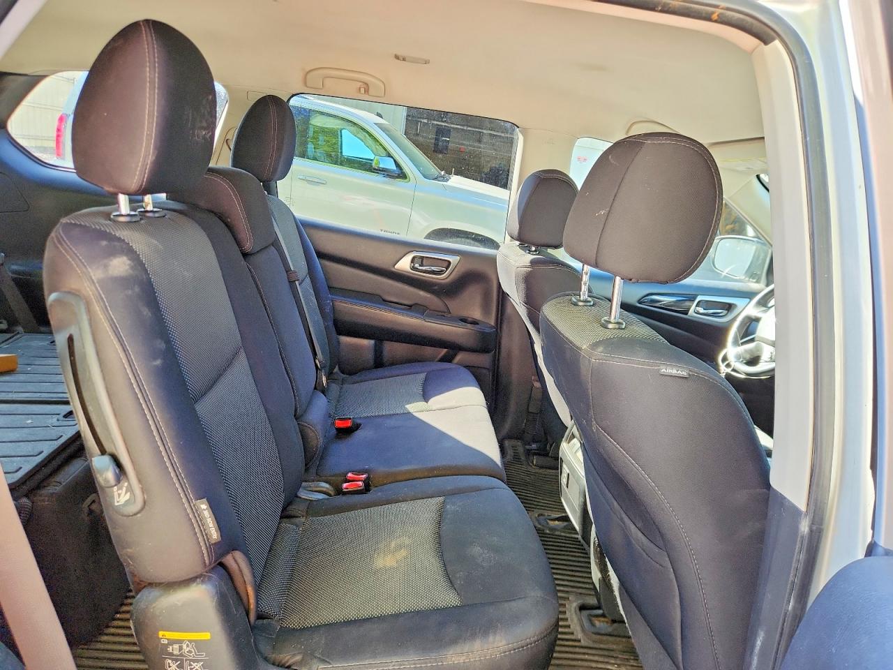 Nissan Pathfinder Sv