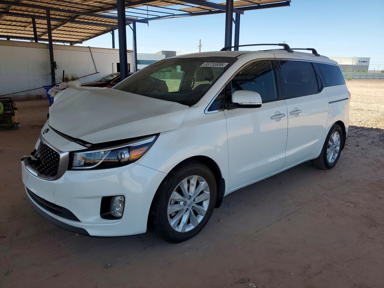 Salvage Kia Sedona Image