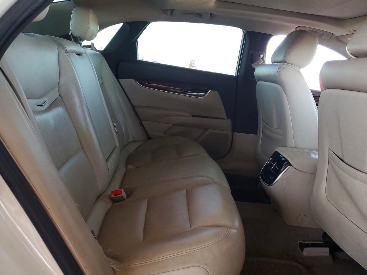 Cadillac XTS Luxury Collection