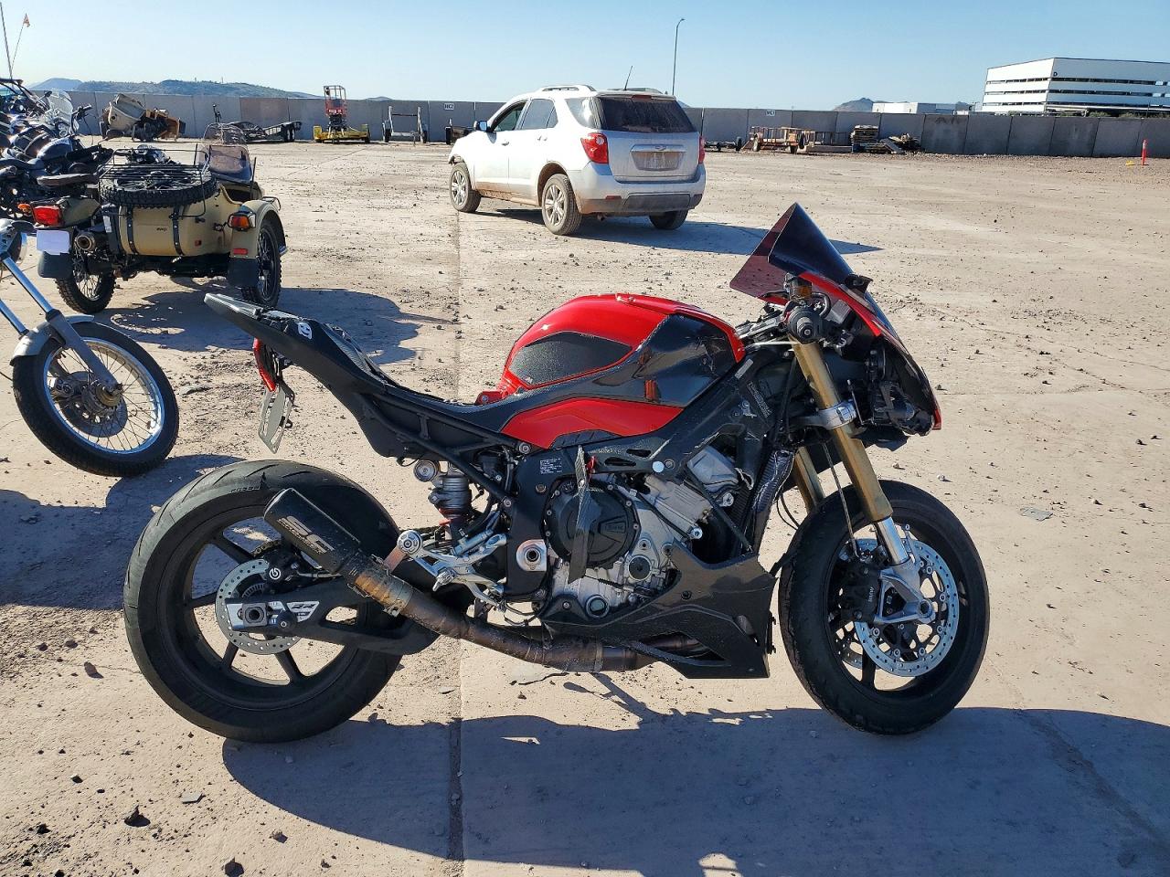 Salvage BMW S Image