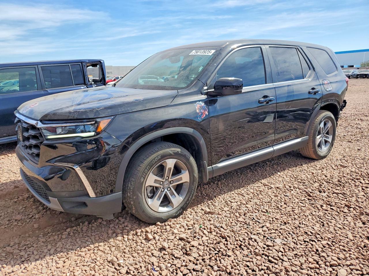 Salvage Honda Pilot Image