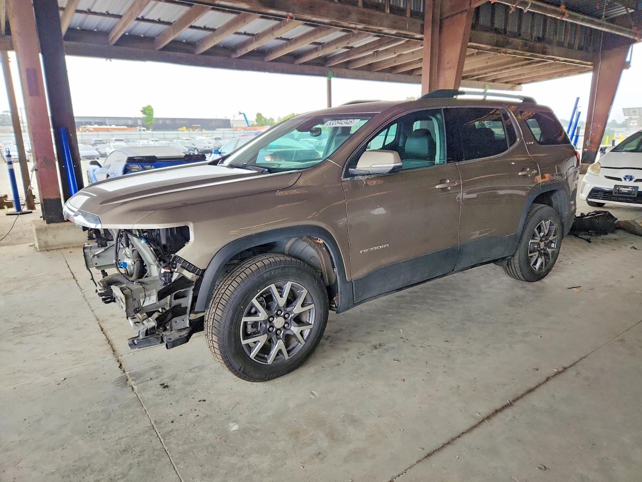 Salvage GMC Acadia Image