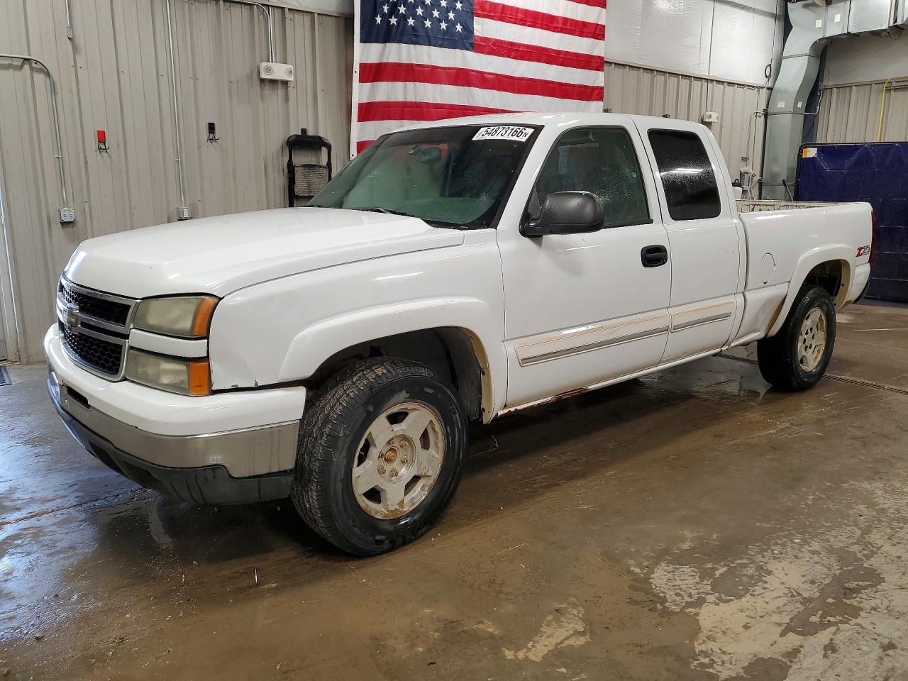 Salvage Chevrolet Silverado Image