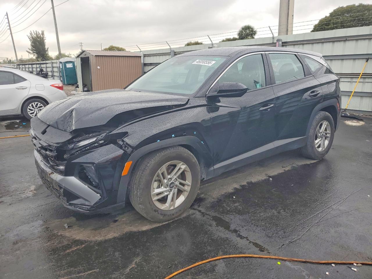 Salvage Hyundai TUCSON Image
