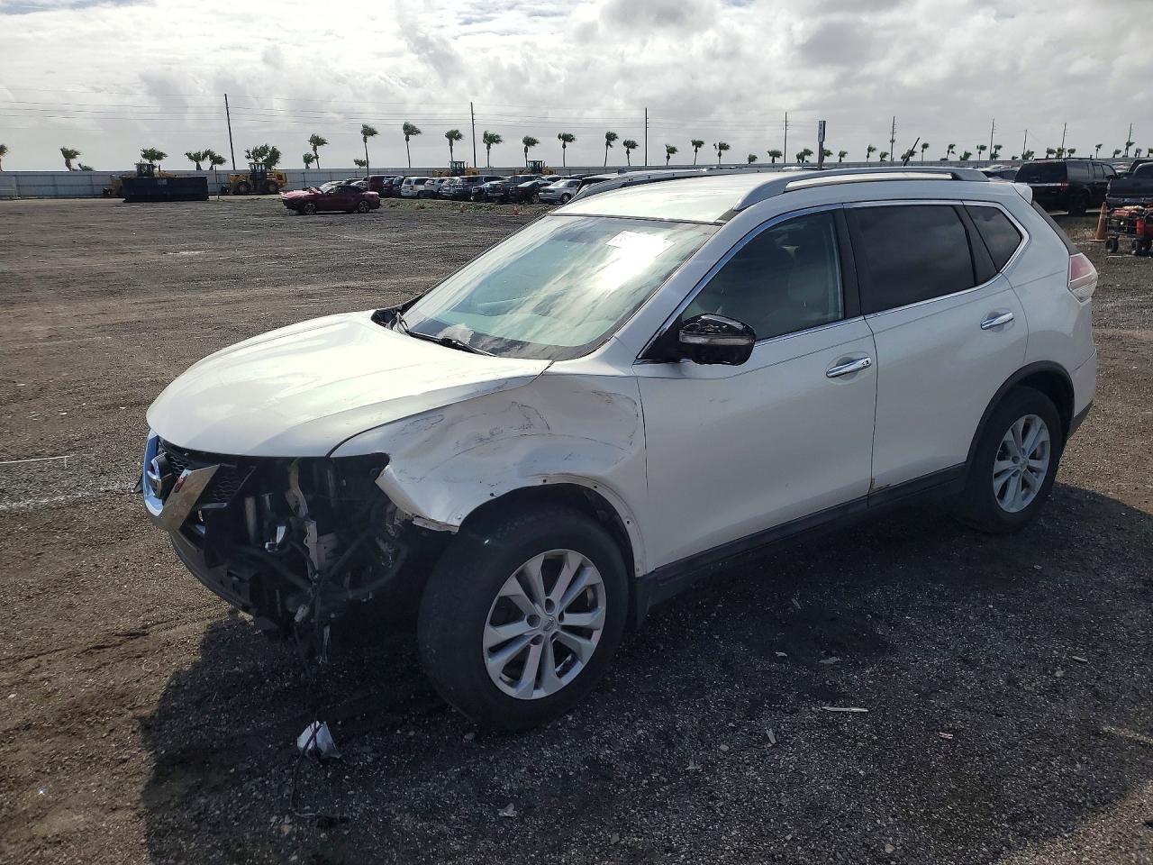 Salvage Nissan Rogue Image