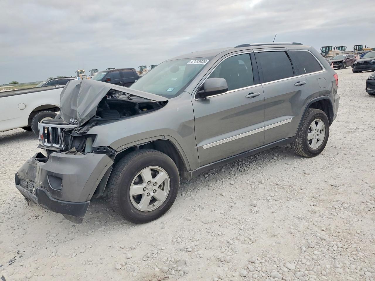 Salvage Jeep Grand Cherokee Image