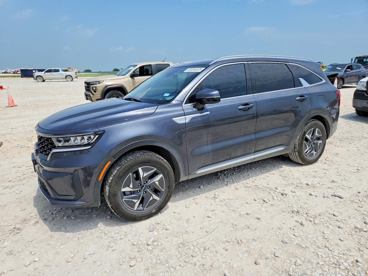 Salvage Kia Sorento Image