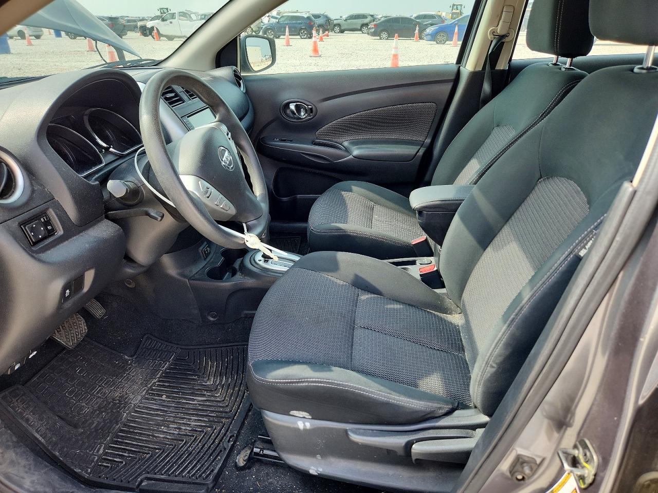 Nissan Versa Sv