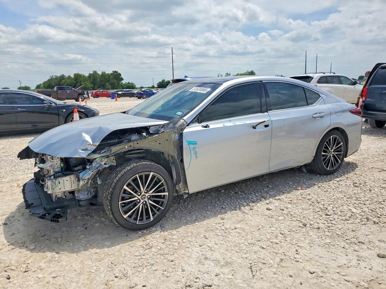 Salvage Lexus Es Image