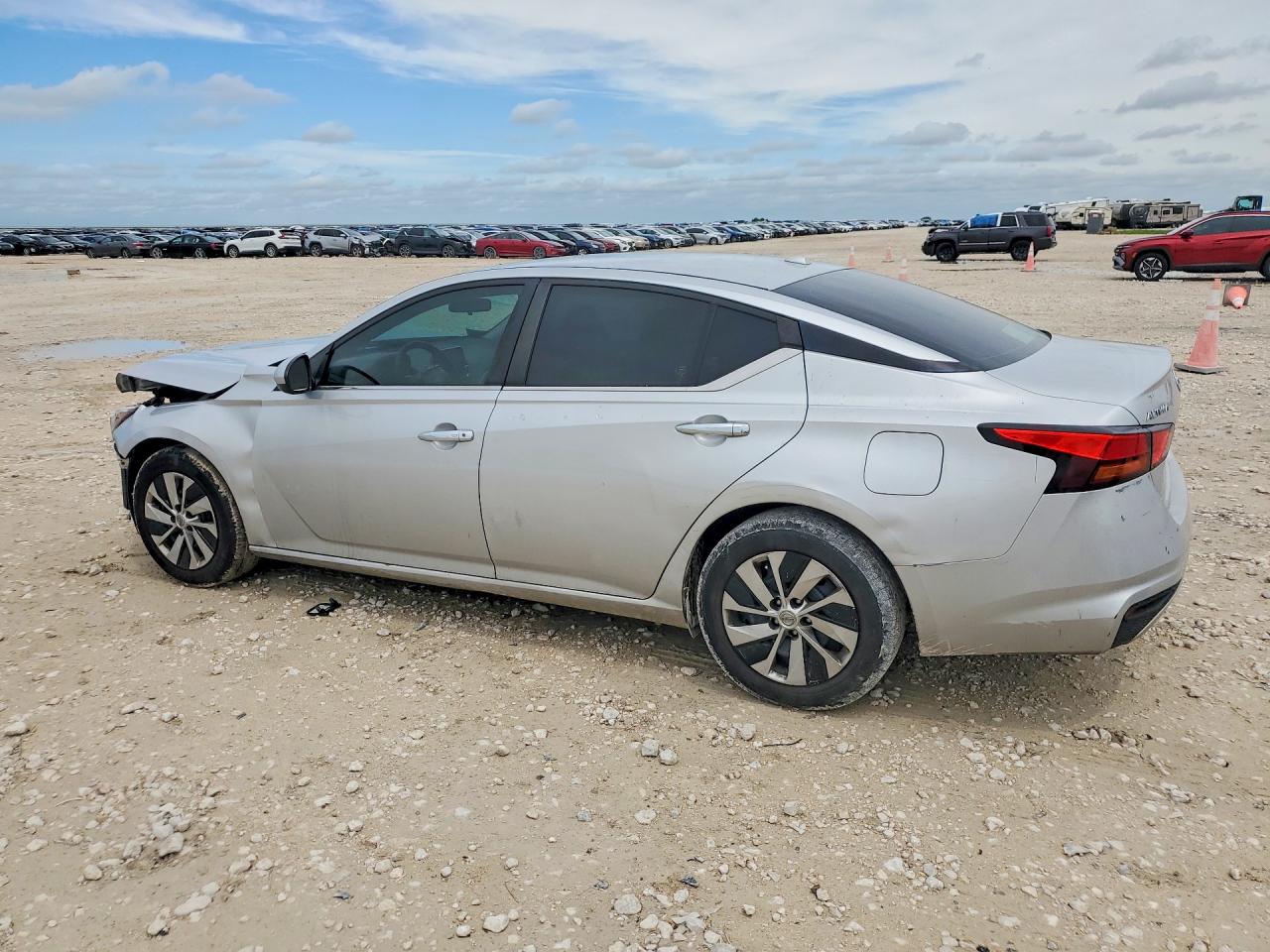 Nissan Altima S