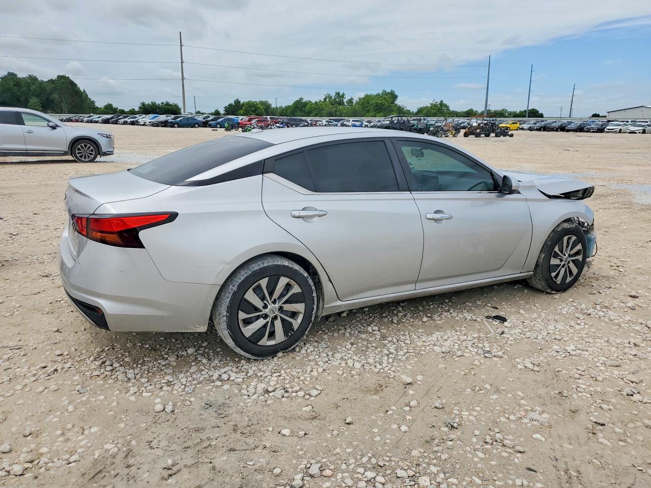 Nissan Altima S