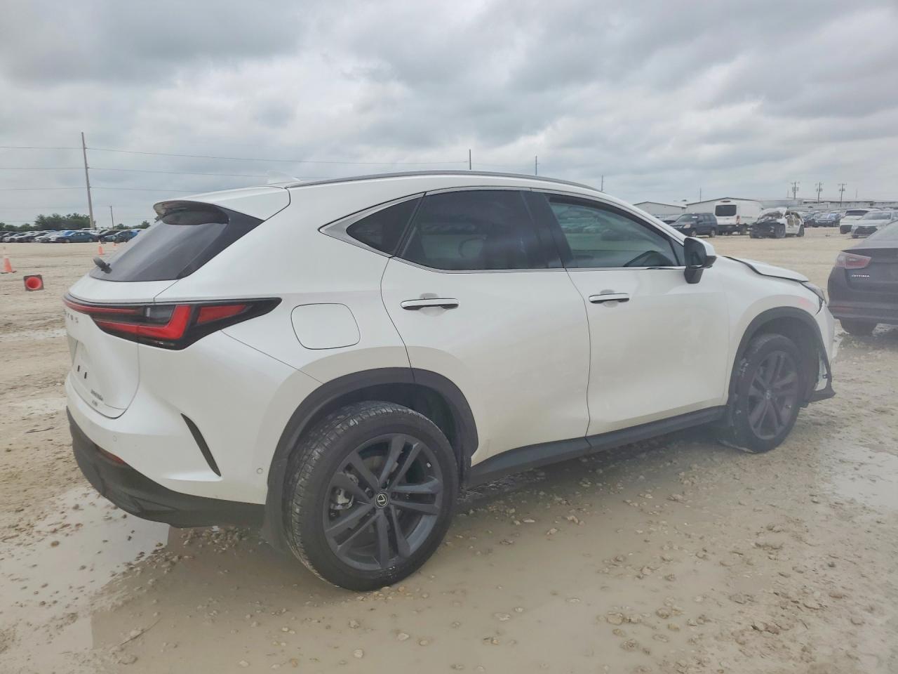 Lexus NX Base