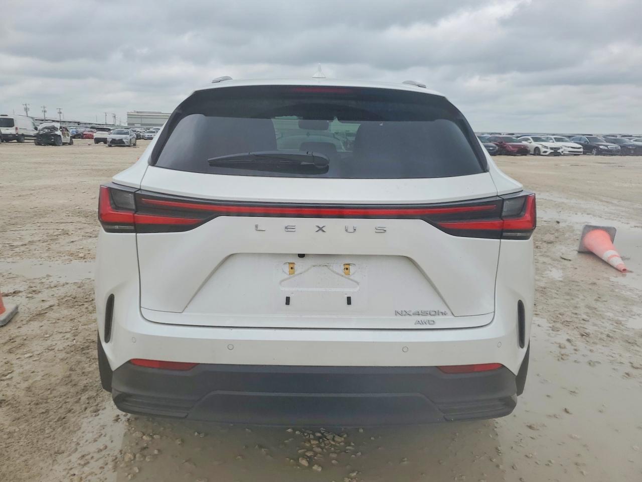 Lexus NX Base
