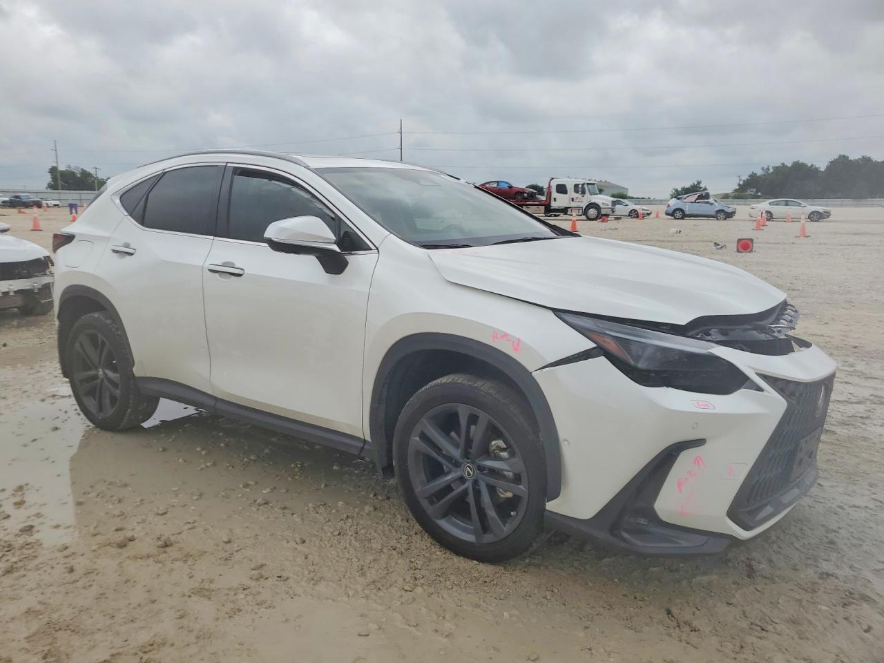 Lexus NX Base