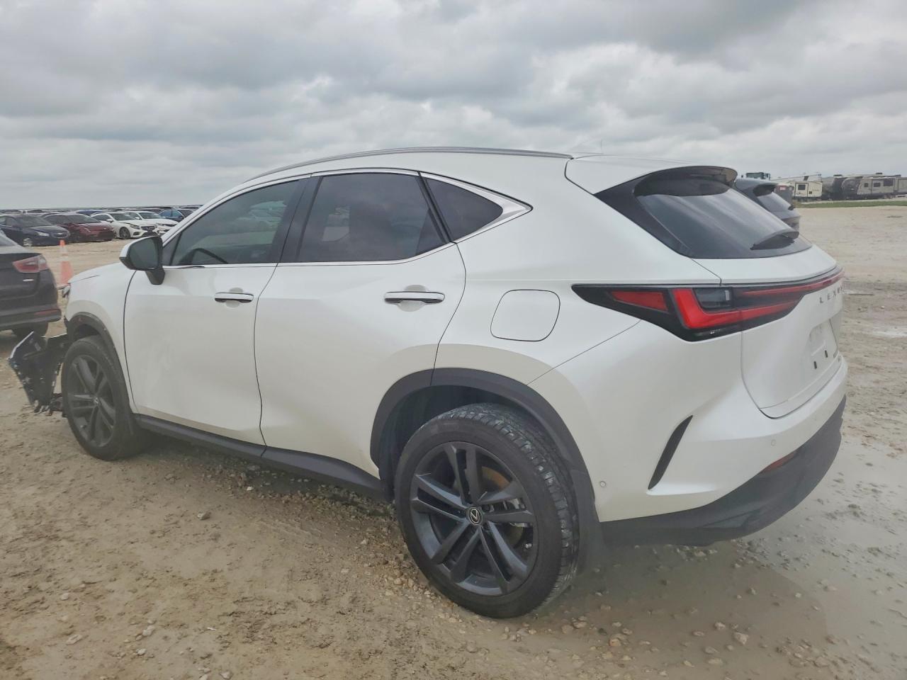 Lexus NX Base