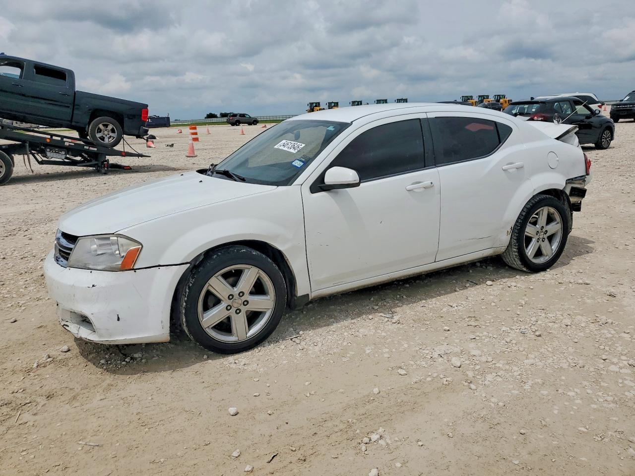 Salvage Dodge Avenger Image