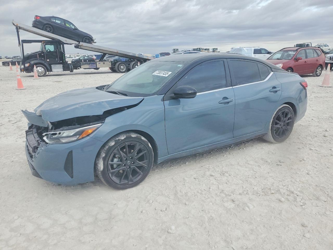 Salvage Nissan Sentra Image