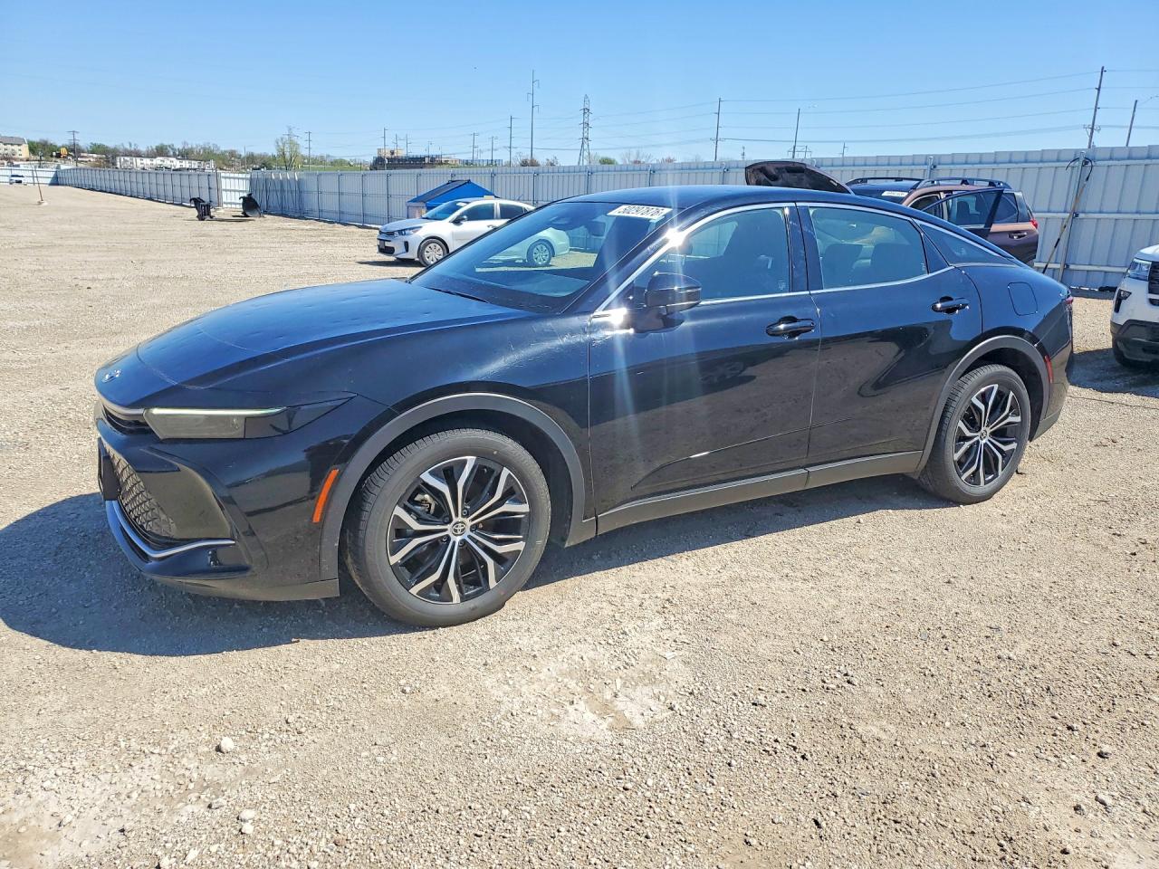 Salvage Toyota Crown Image