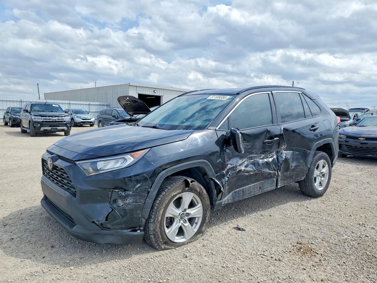 Salvage Toyota RAV4 Image