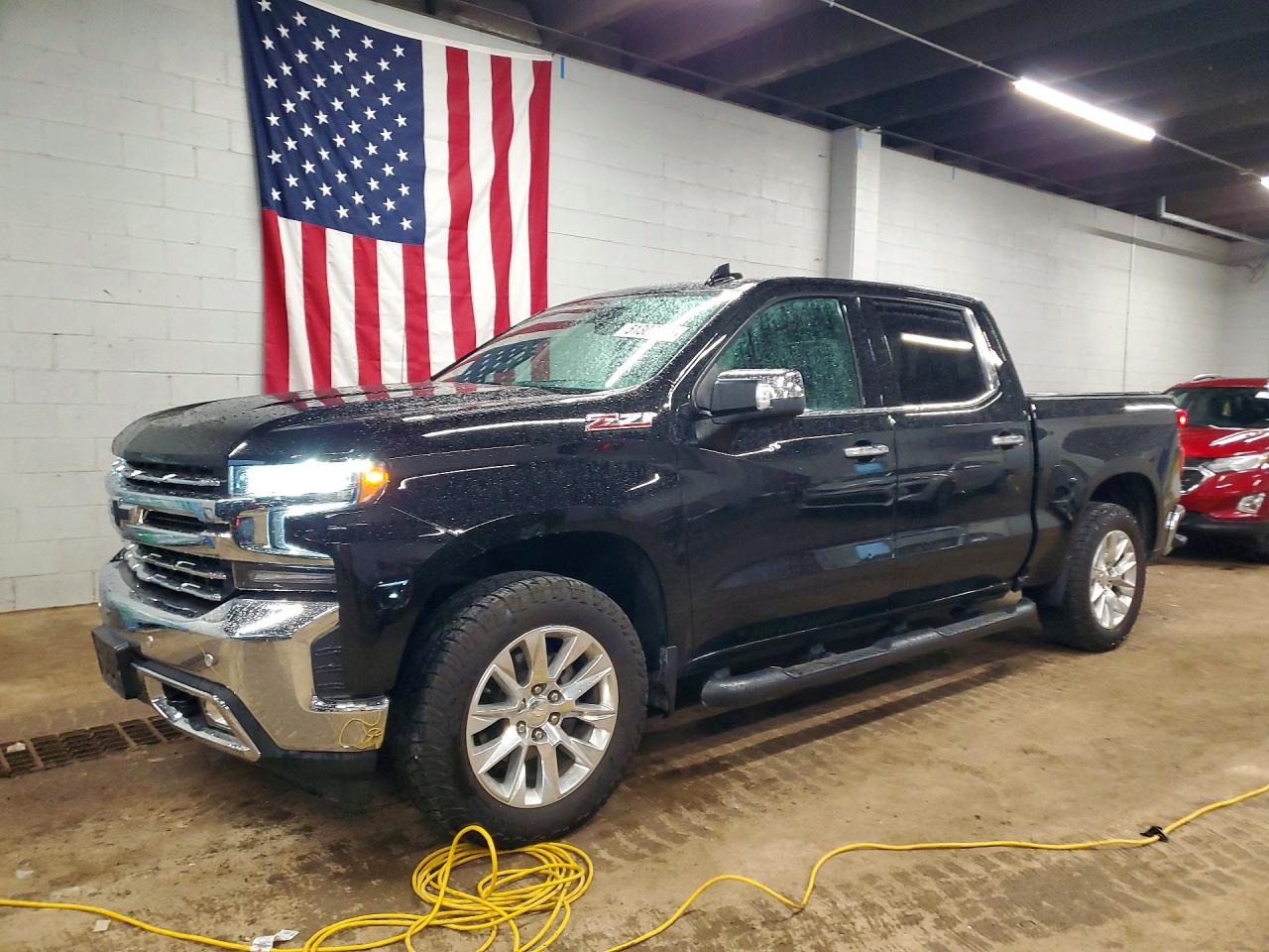 Salvage Chevrolet Silverado Image