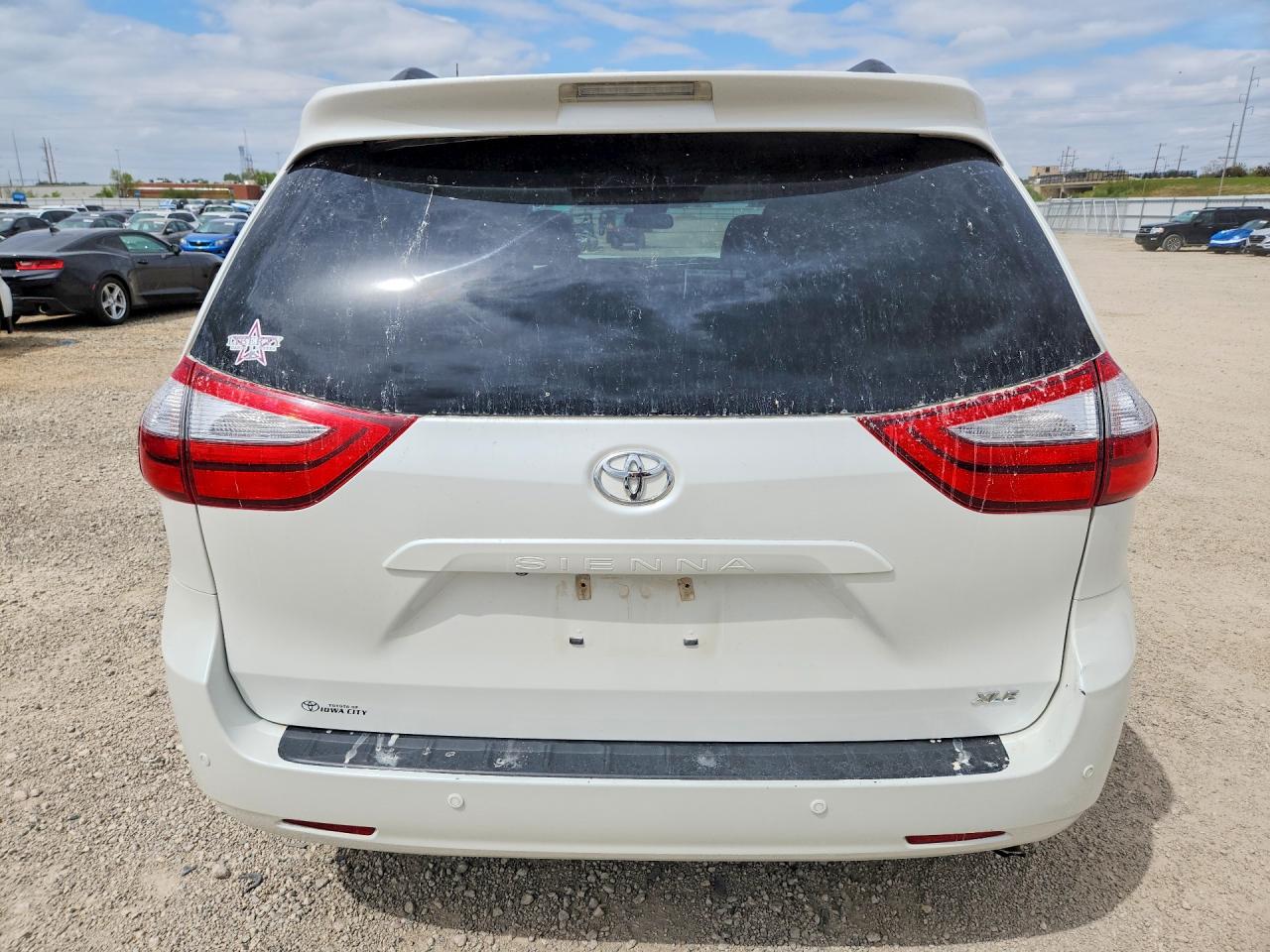 Toyota Sienna Xle Premium 8-passenger