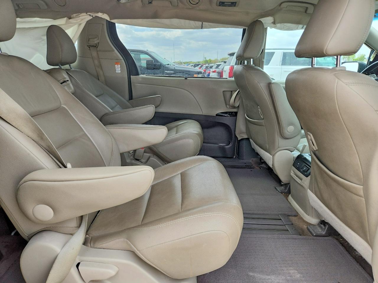 Toyota Sienna Xle Premium 8-passenger