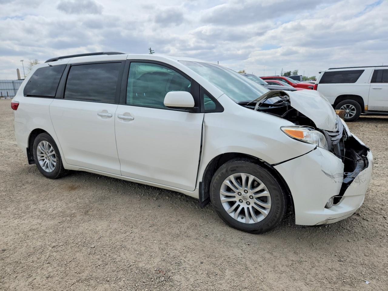 Toyota Sienna Xle Premium 8-passenger